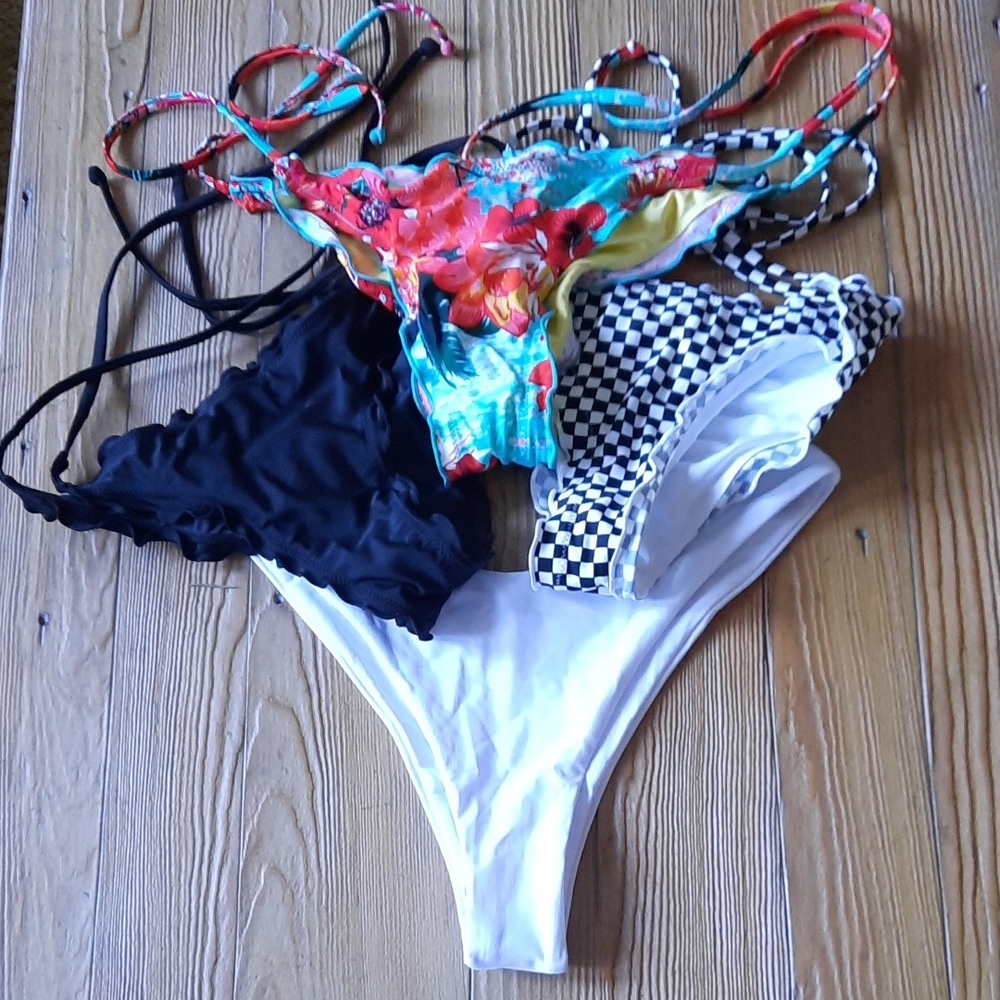 Lot Swimsuit Bottoms (4) NWOT